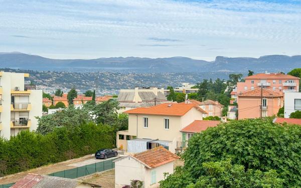 Appartement à vendre    4 pièces • 64 m2 Nice