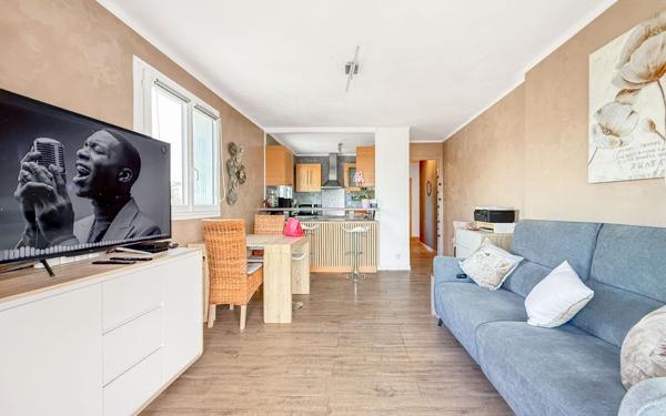 Appartement à vendre    4 pièces • 64 m2 Nice