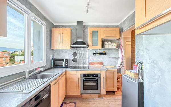 Appartement à vendre    4 pièces • 64 m2 Nice