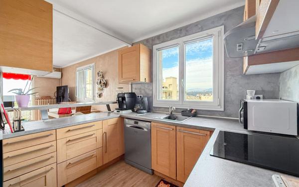 Appartement à vendre    4 pièces • 64 m2 Nice
