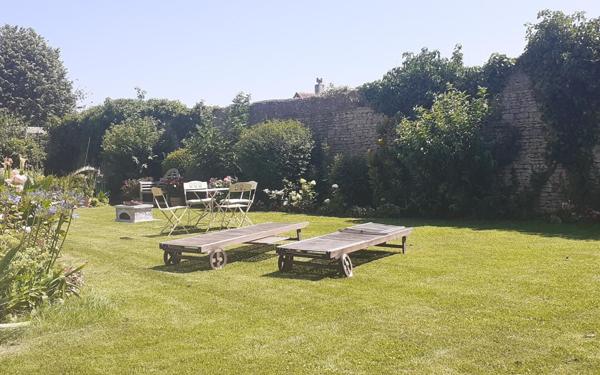 Maison à vendre    7 pièces • 145 m2 Saint-Aubin-sur-Mer