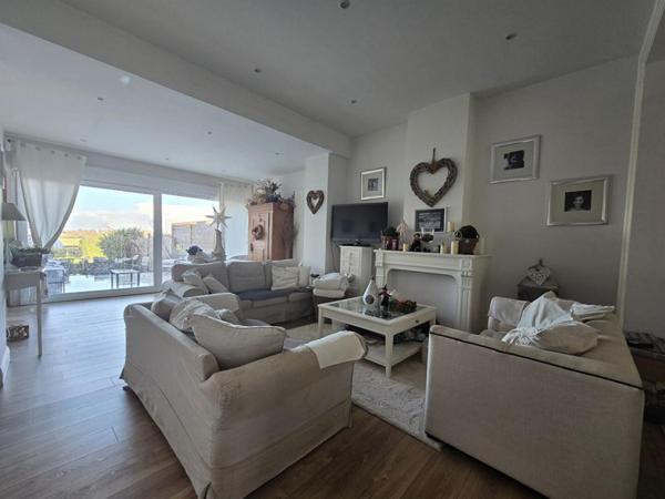 Maison de charme Semi bourgeoise 6 pièce(s) 135 m2, à la houzarde