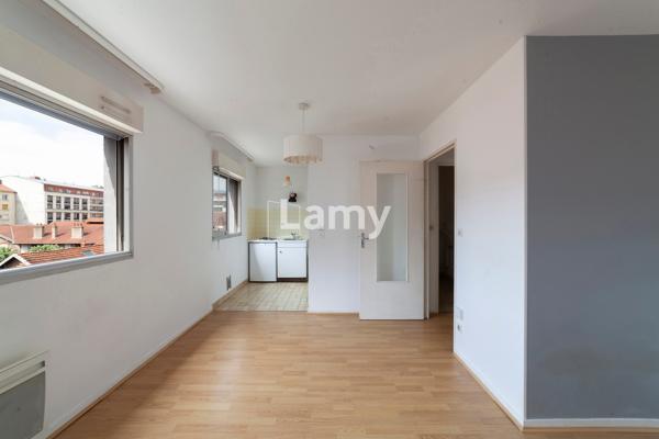 Annexe + appartement + parking