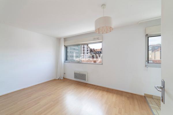 Annexe + appartement + parking