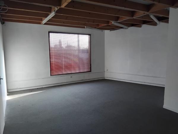 Local d'activité Grez En Bouere 104 m2