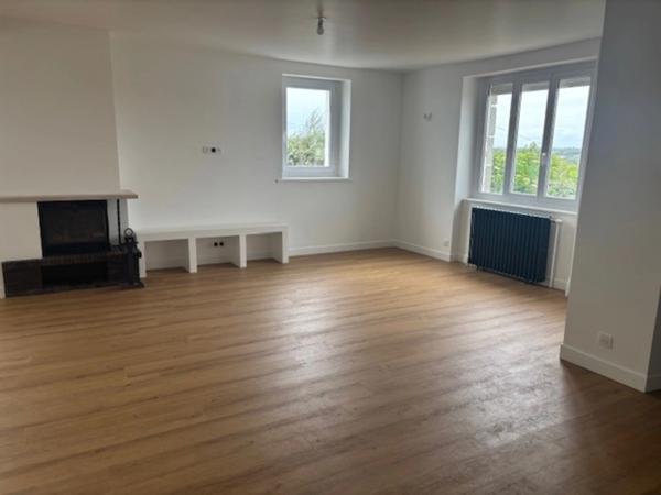 VUE MER, Anse de GOULIEN , maison d’architecte rénovée avec vue dégagée