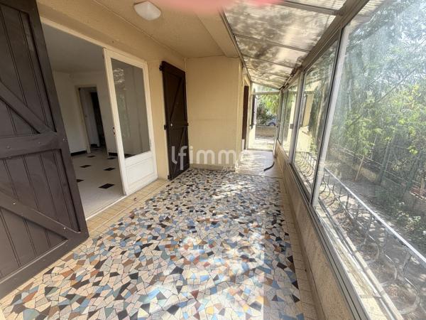 Exclusivité - Maison avec jardin et beau potentiel !