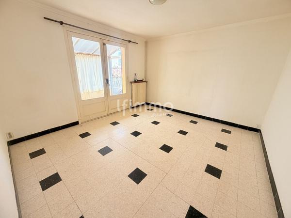 Exclusivité - Maison avec jardin et beau potentiel !