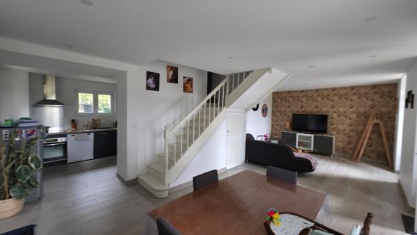 Maison rénovée avec terrain arboré