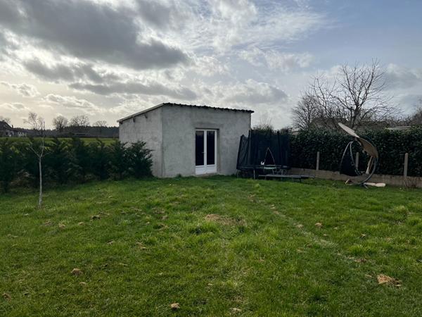 Charmante maison avec sous-sol, terrasse et dépendance - 72 m² habitables