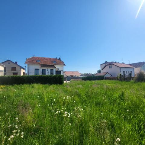 Charmante maison avec sous-sol, terrasse et dépendance - 72 m² habitables