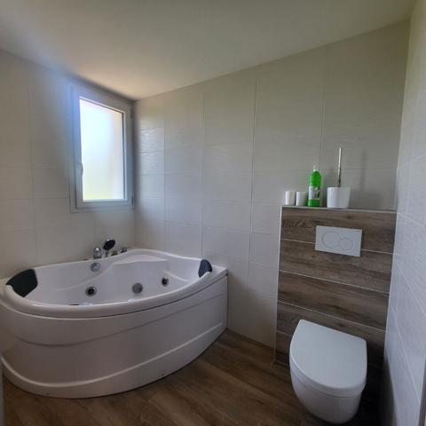 Charmante maison avec sous-sol, terrasse et dépendance - 72 m² habitables