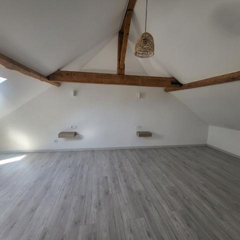 Charmante maison avec sous-sol, terrasse et dépendance - 72 m² habitables