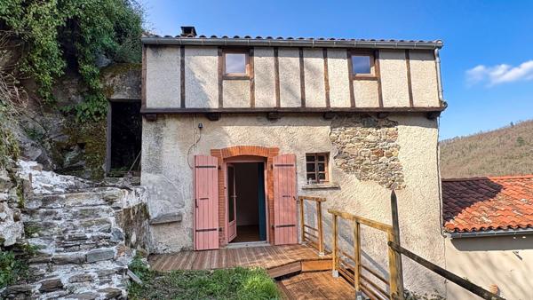 Maison de caractère en pierre avec terrasses et vue Montagne Noire