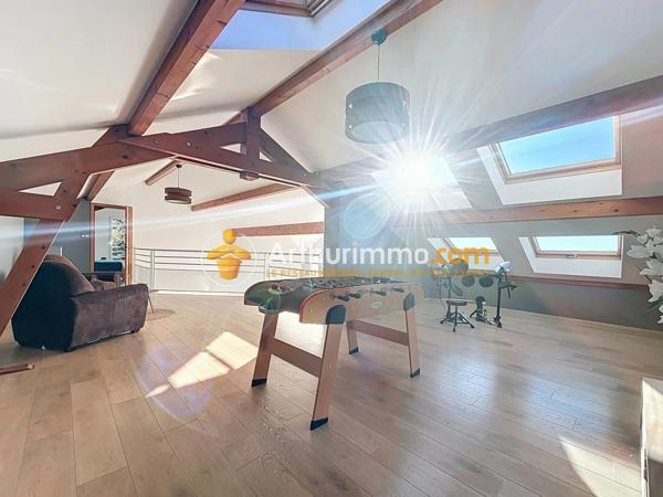 Vente Maison 8 pièces 278 m2 à Bourgoin-Jallieu