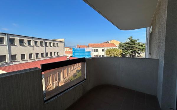 Appartement à vendre    1 pièce • 45 m2 Le Péage-de-Roussillon