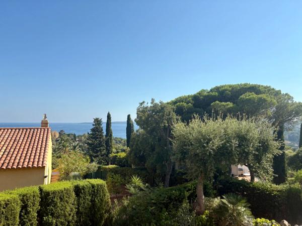 Propriété d’exception avec vue mer - LES ISSAMBRES (83)