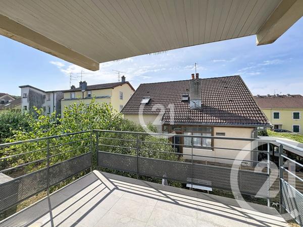 Appartement T4 à vendre  4 pièces - 72,08 m 2   VALDOIE  - 90