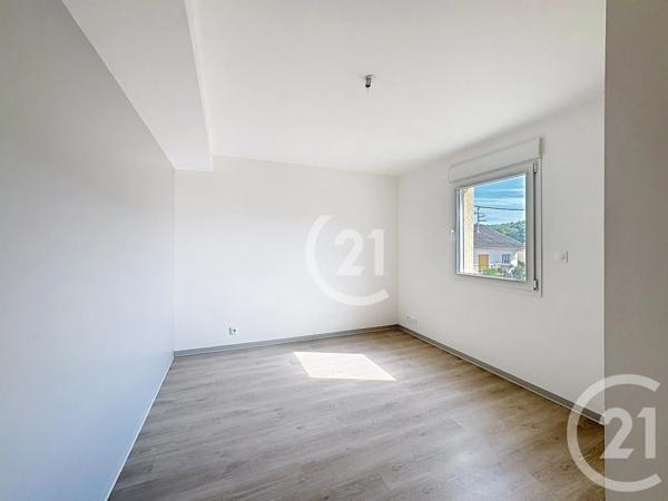 Appartement T4 à vendre  4 pièces - 72,08 m 2   VALDOIE  - 90