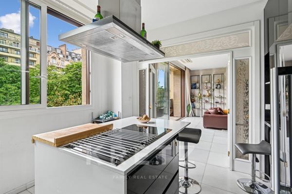 Appartement avec balcon sur l'avenue Henri Martin