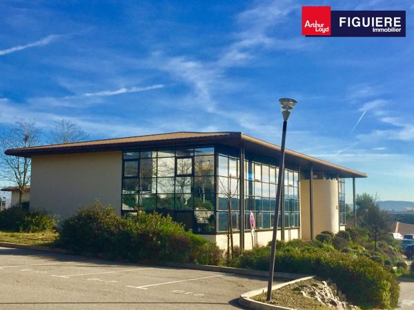 BAISSE DE PRIX ! Bureaux à louer avec un bel environnement naturel à Aix-en-Provence