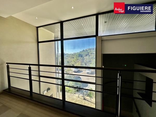 BAISSE DE PRIX ! Bureaux à louer avec un bel environnement naturel à Aix-en-Provence