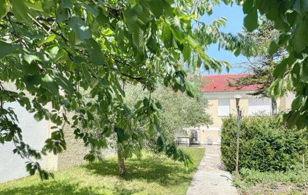 Maison à 4 minutes du métro sans travaux !