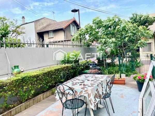 Maison traditionnelle de plain pied avec cave et garage