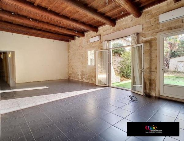 Mas T5 de 130 m² avec 140 m² de jardin + garage