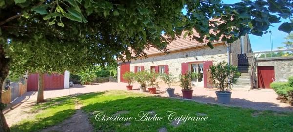 Charolles à 5 minutes, Maison en pierres, rénovée, de 128 m² avec grange attenante aménageable, sur terrain de 2 357 m²