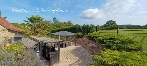 Charolles à 5 minutes, Maison en pierres, rénovée, de 128 m² avec grange attenante aménageable, sur terrain de 2 357 m²