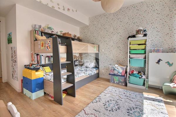 Appartement Saint Ouen Sur Seine 4 pièce(s) 86.43 m2 avec extérieur et parking