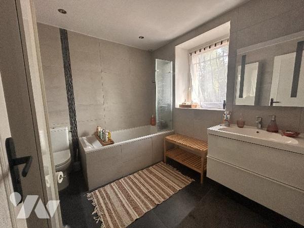 Proche Dreux - Charmante maison rénovée 271m² avec jardin 2.000m², 5 chambres 3 sdb