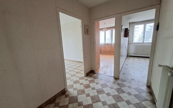 Appartement à vendre    3 pièces • 58,63 m2 Vénissieux