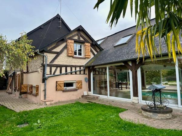 Propriété 7 pièces - piscine intérieure - LA BOISSIERE (27)