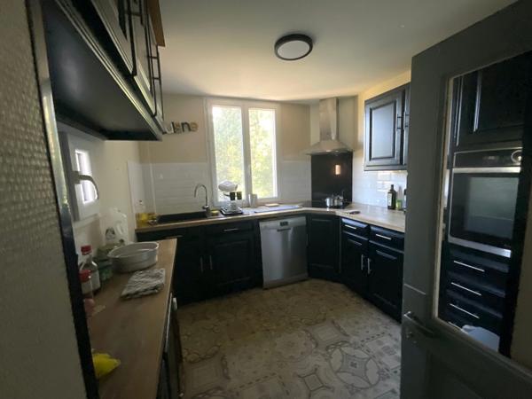 Propriété agricole avec maison de maître, corps de ferme et dépendances – 3,4 ha – Campagne