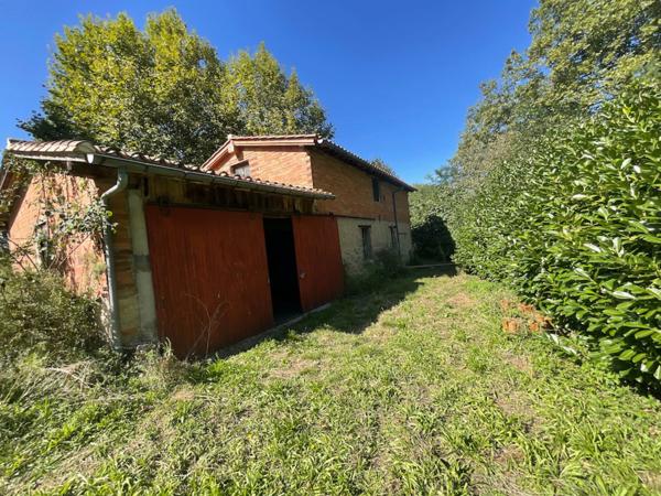 Propriété agricole avec maison de maître, corps de ferme et dépendances – 3,4 ha – Campagne