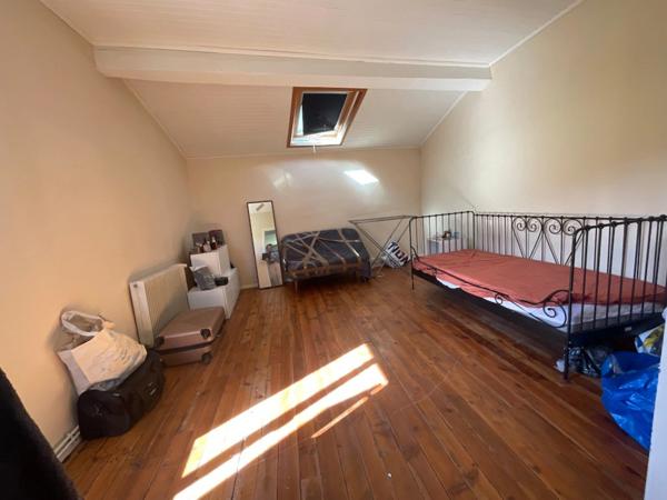 Propriété agricole avec maison de maître, corps de ferme et dépendances – 3,4 ha – Campagne