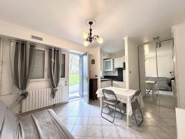Location appartement Yerres - 1 pièce(s) - 21 m² - 660 €/mois