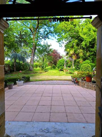 À VENDRE – Maison de Maître de Caractère (1832), 219 m² habitables – Parc arboré de 7 323 m² avec piscine, dépendance, et prestations de charme