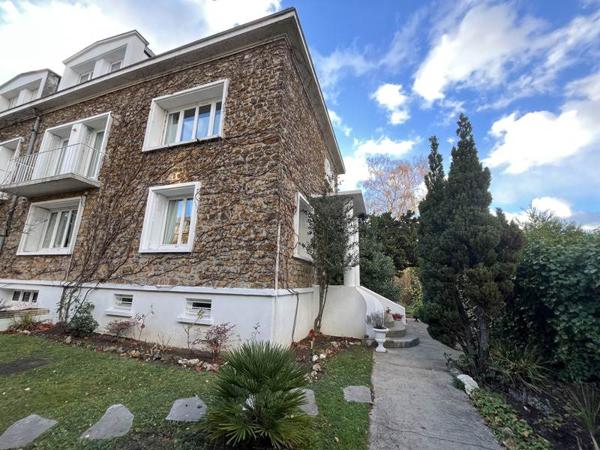 Maison à vendre |  Saint-Cyr-l'École |  9 pièces | 190 m²