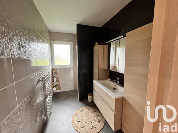 Pavillon 5 pièces de 150 m² à Bourbon-Lancy (71140)