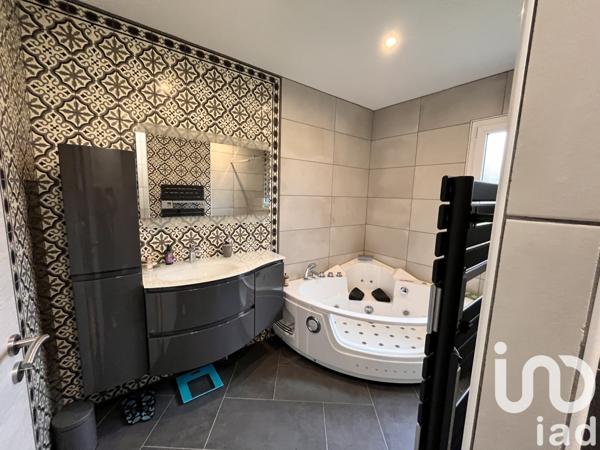 Pavillon 5 pièces de 150 m² à Bourbon-Lancy (71140)