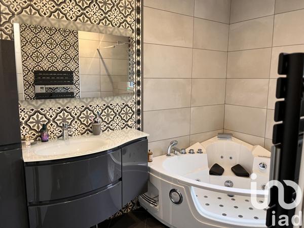 Pavillon 5 pièces de 150 m² à Bourbon-Lancy (71140)