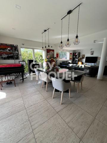 EXCLUSIVITE : Maison de 225m² à vendre à Saint Laurent de la Salanque (66250)