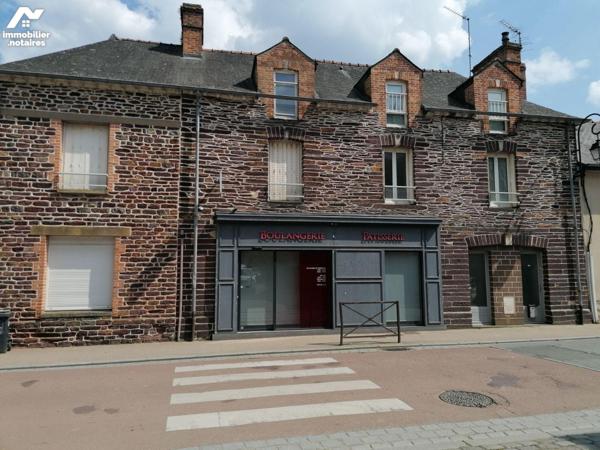 TRENTE CINQ NOTAIRES - GUICHEN - PONT REAN  -  Ensemble immobilier comprenant au rez de chaussé...