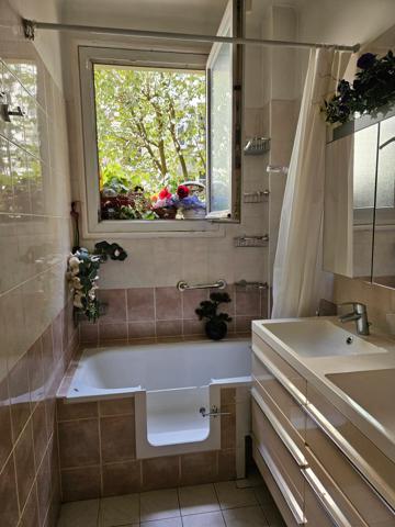 Appartement 4 pièces de 92 m² à Paris 75014 avec cave