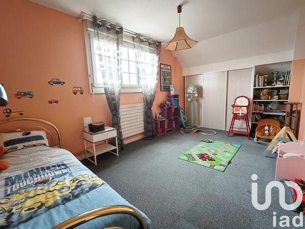 Maison 8 pièces de 180 m² à Vezin-le-Coquet (35132)