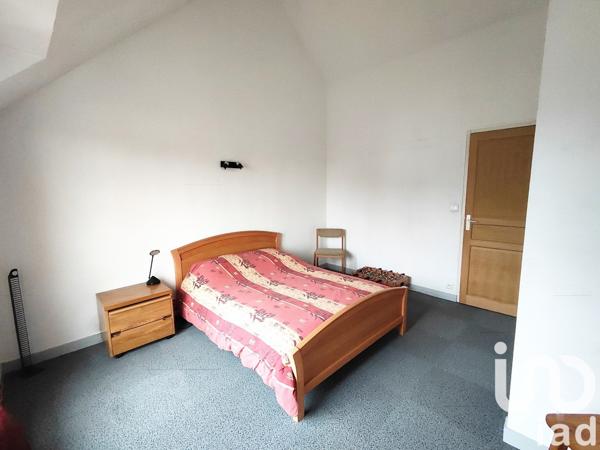 Maison 8 pièces de 180 m² à Vezin-le-Coquet (35132)