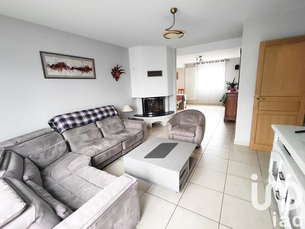 Maison 8 pièces de 180 m² à Vezin-le-Coquet (35132)